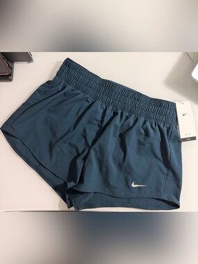 Women's Dri-FIT Mid-Rise 3" Brief-Lined Shorts